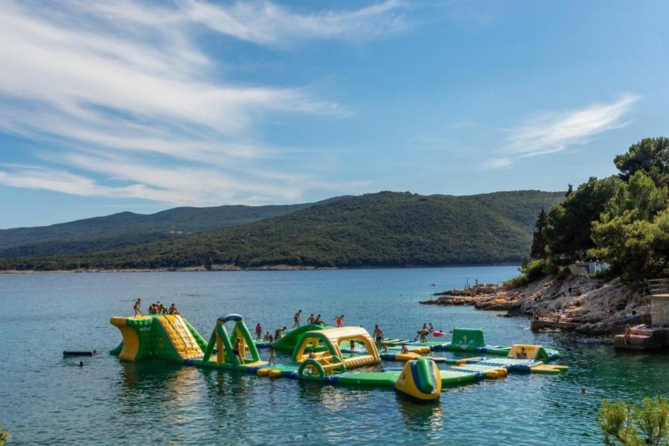 Apartment Noemi With A Direct Beach View Rabac Eksteriør bilde