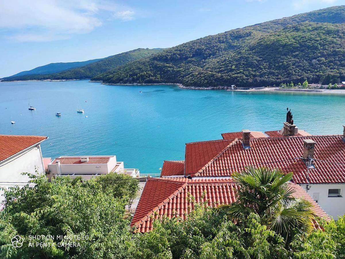 Apartment Noemi With A Direct Beach View Rabac Eksteriør bilde