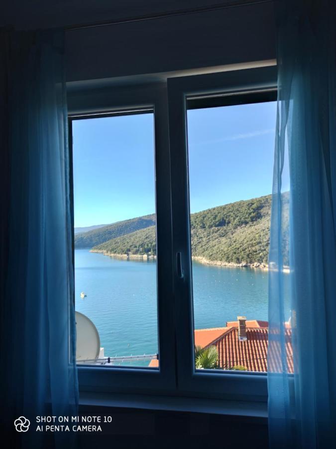 Apartment Noemi With A Direct Beach View Rabac Eksteriør bilde