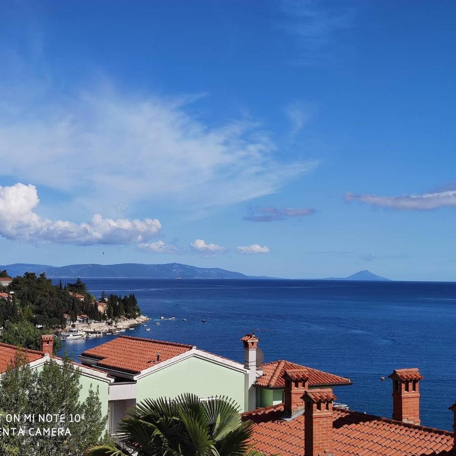 Apartment Noemi With A Direct Beach View Rabac Eksteriør bilde