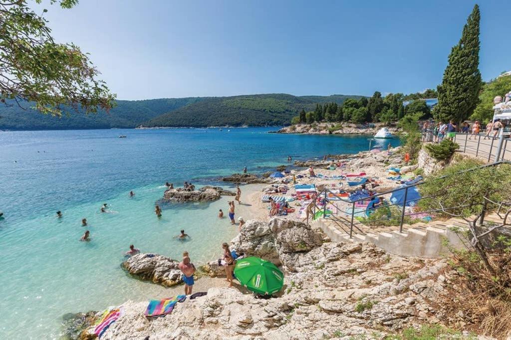 Apartment Noemi With A Direct Beach View Rabac Eksteriør bilde