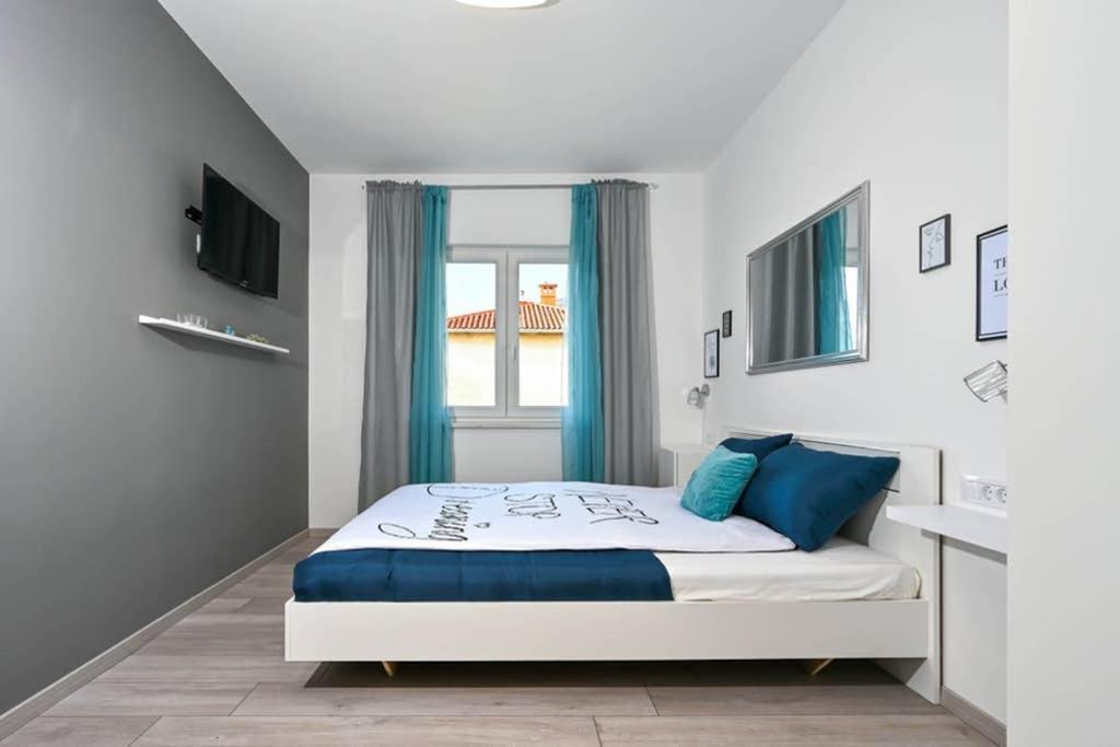 Apartment Noemi With A Direct Beach View Rabac Eksteriør bilde